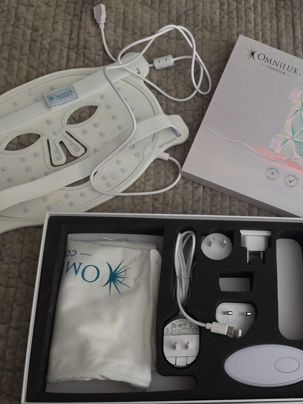Omnilux Face LED Phototherapy Mask - White